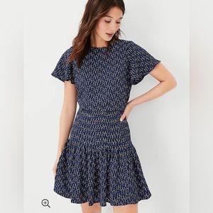 Ann Taylor Floral Pleated Flare Dress size 6P, NWT